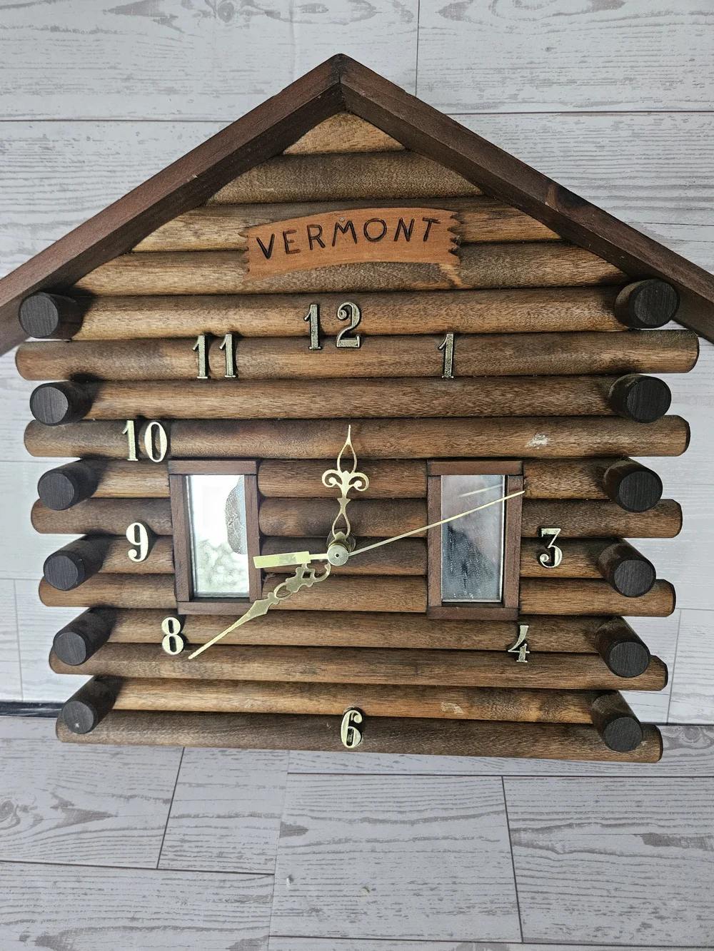 Log Cabin Wall Clock - Rustic Brown Vintage